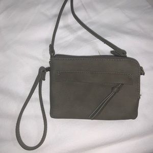 Green wristlet